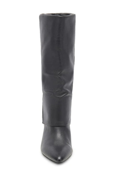 Dionne Boot