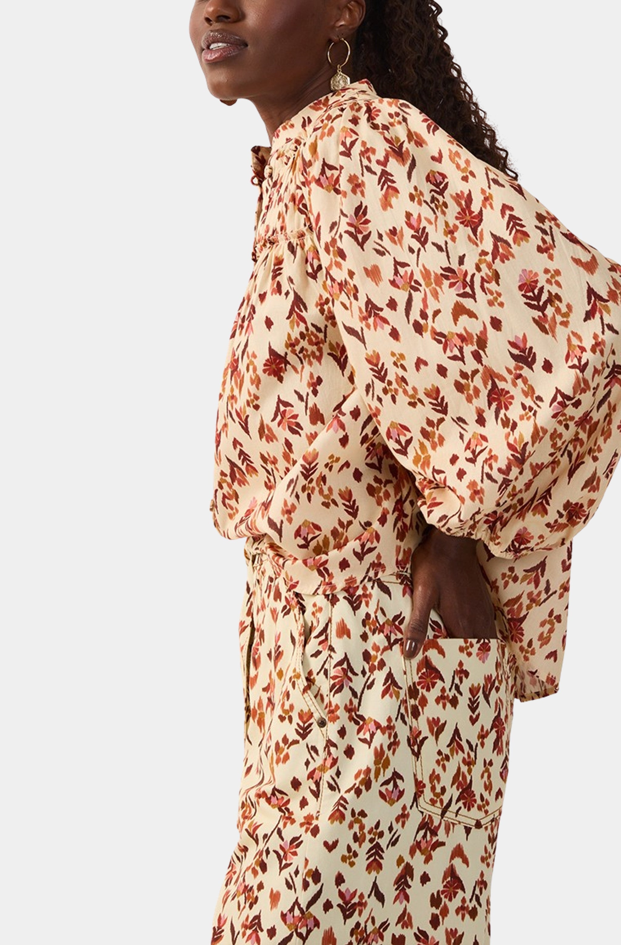 Off-white Jardim Ikat V Neck Long Sleeve Buttoned Pleated Blouse