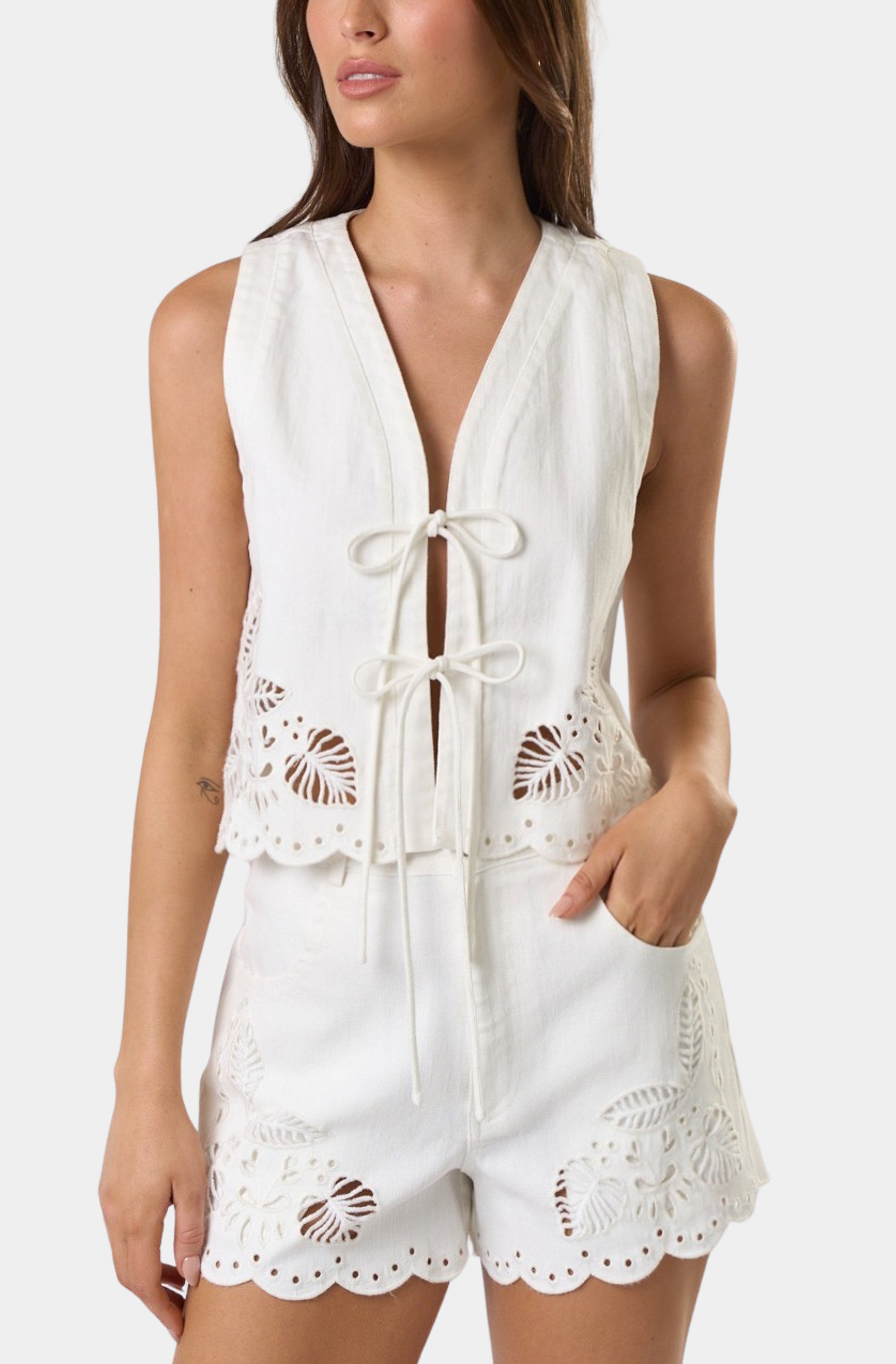 Tops & Shirts – Hemline Woodway